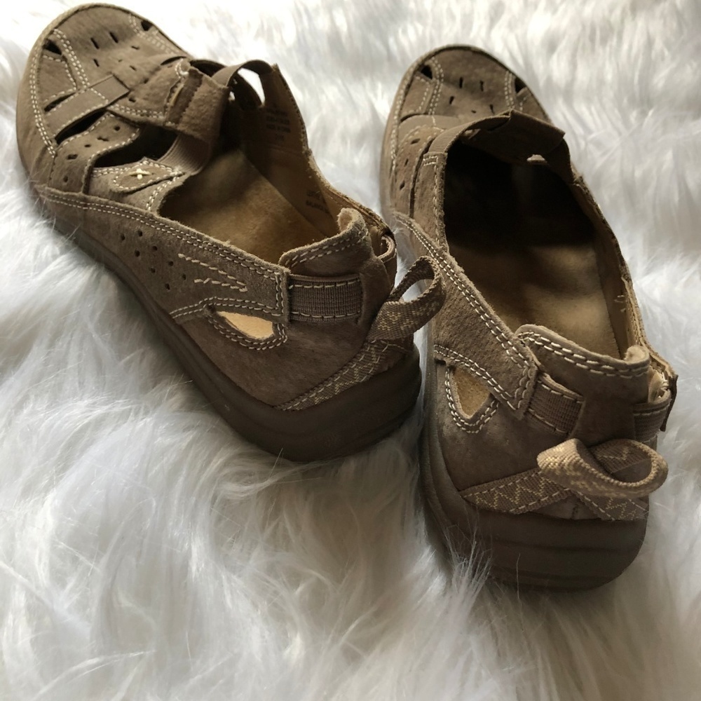 G.H. Bass & Co. Slip On Tan Shoes Size 7 - Picture 7 of 8